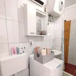 Appartement Sara Center No1 *
