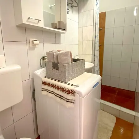 Sara Center No1 Póla