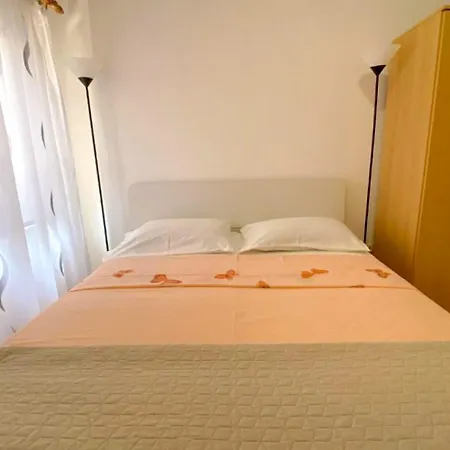 Sara Center No1 Pula