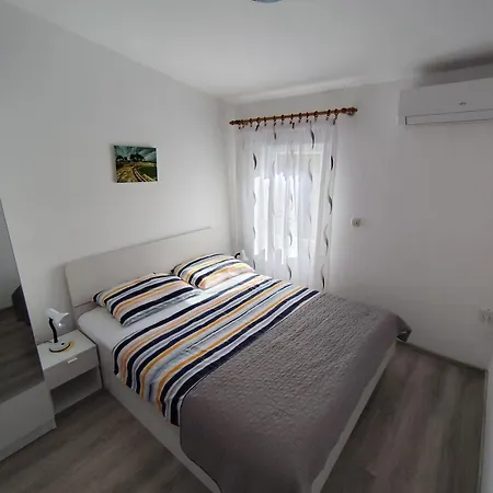 Apartment Sara Center No1