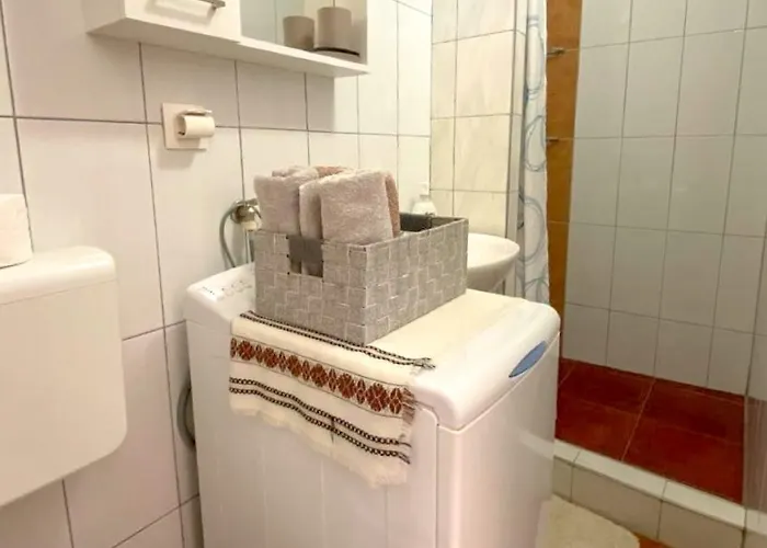 Sara Center No1 Póla