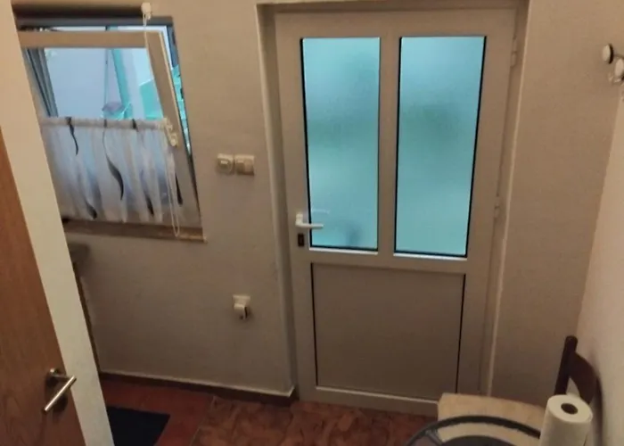Apartment Sara Center No1 *